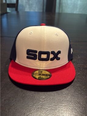 Brand new Chicago White Sox New Era Fitted Cap size 7 1/8